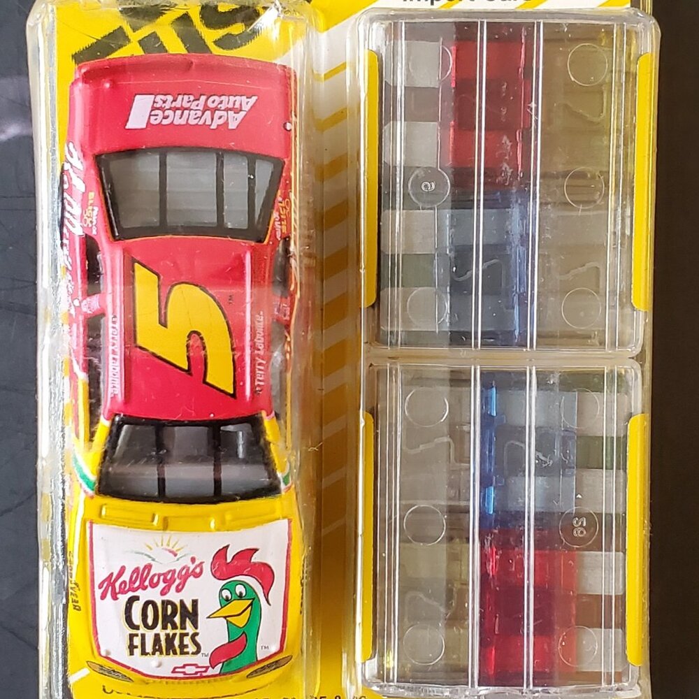 Buss Fuses 12 Fuse Assortment & #5 Kellogg’s 1:64 Diecast Terry Labonte 1996